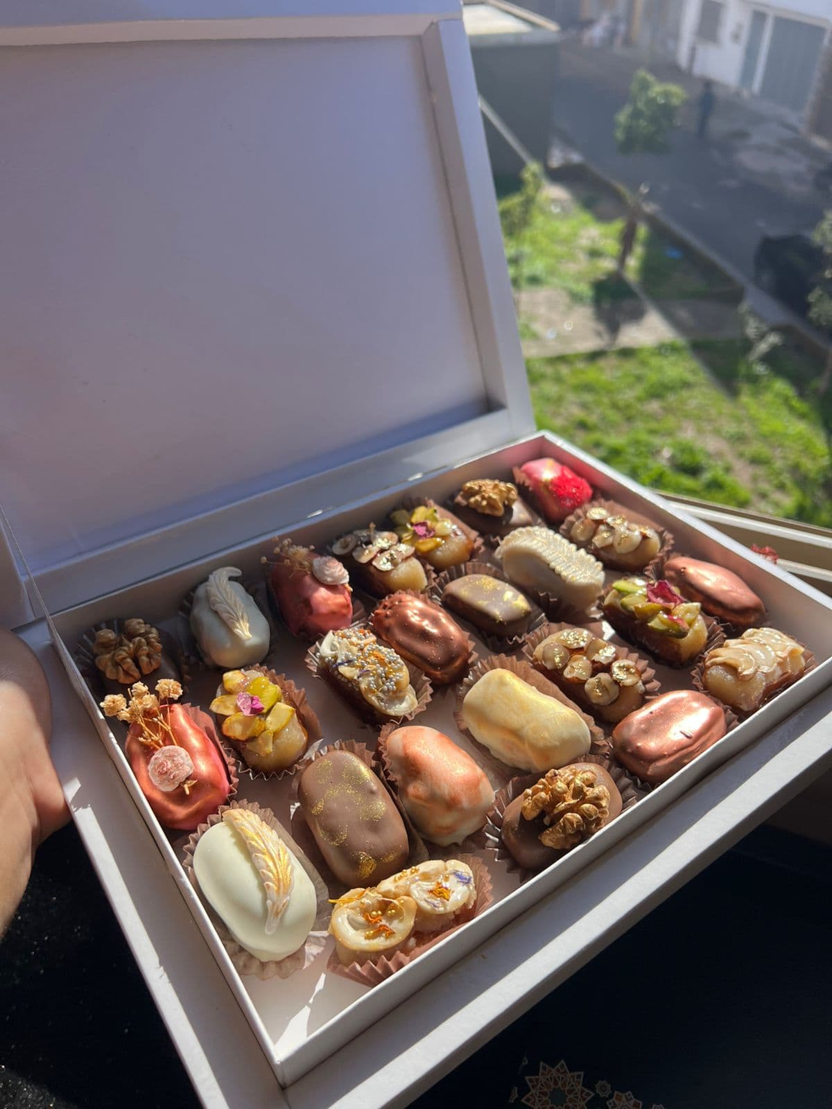 تمور محشوة كلاسيكية